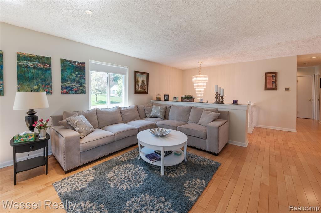 117 Coachlamp Road Rochester, MI 48306 - Photo 8 of 51 Gallery Image 8