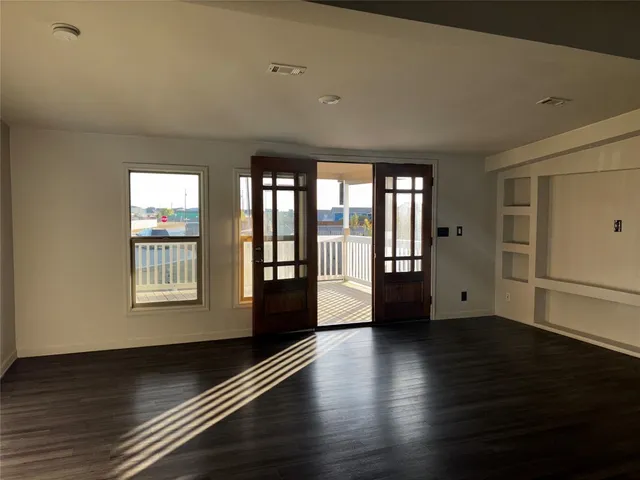 $1,995 | 120 Scarlet Ibis Pass, Del Valle, TX 78617