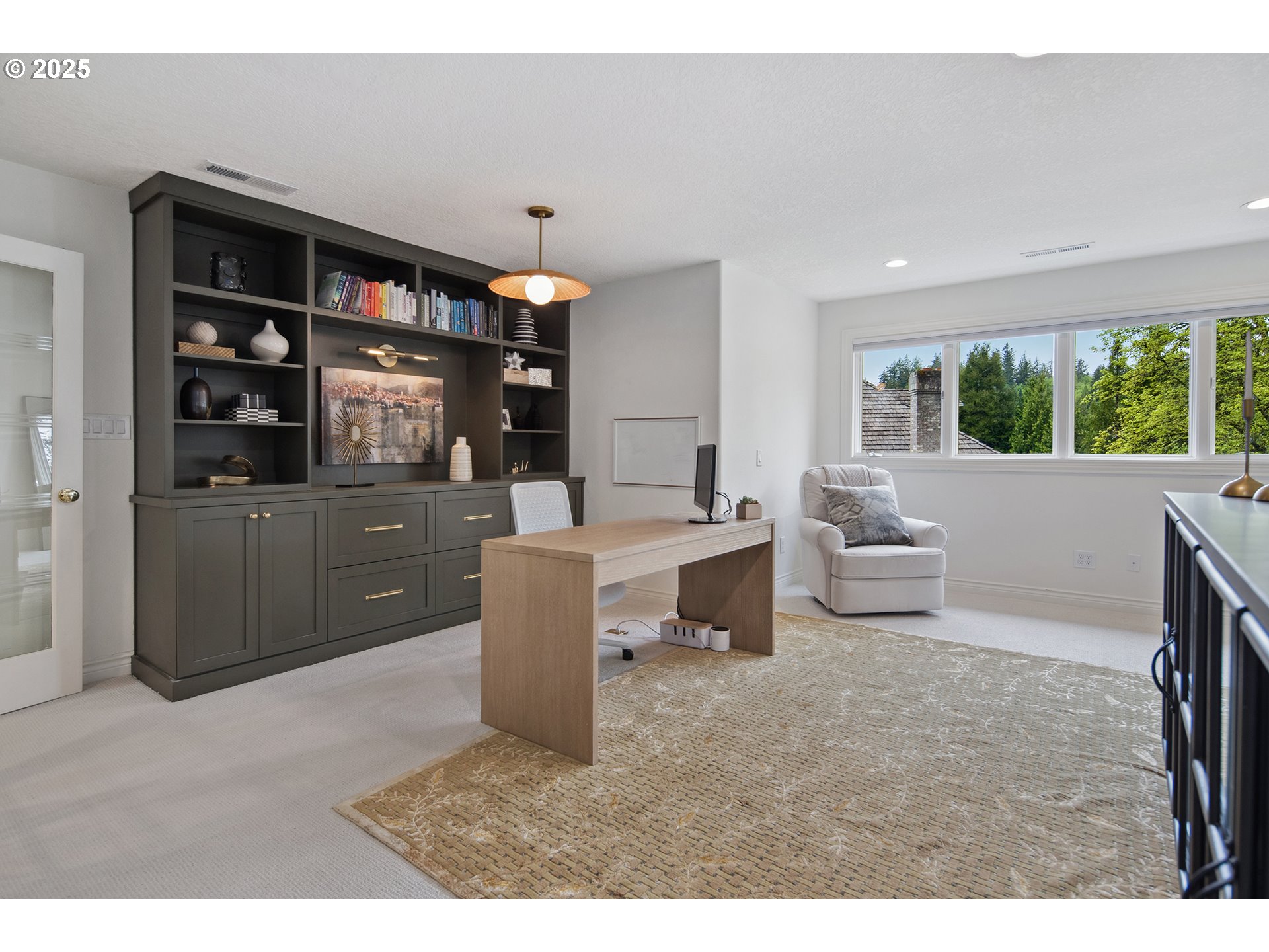6230 Southwest Patton Road Portland, OR 97221 - Photo 15 of 35 Den/Office