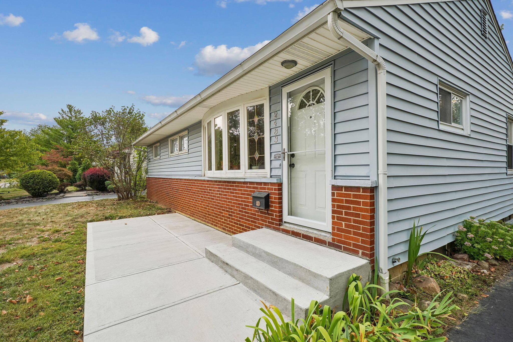2483 Shrewsbury Road Columbus, OH 43221 - Photo 2 of 26 Front of House