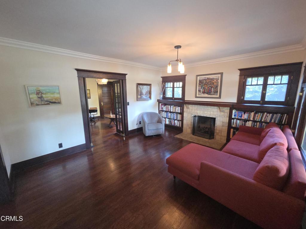 126 North Meridith Avenue Pasadena, CA 91106 - Photo 3 of 31 2 liv