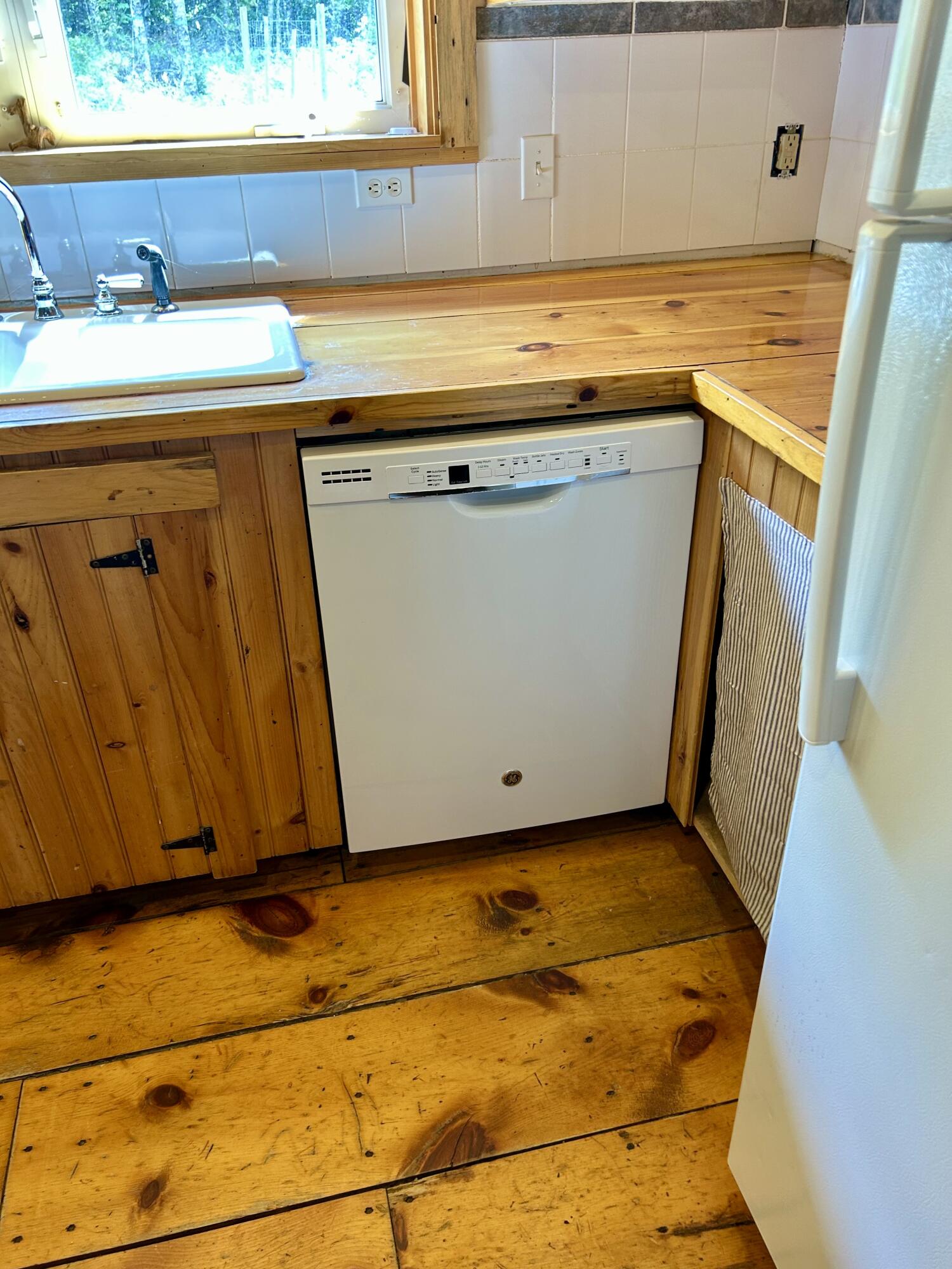 705 Hollin Waite Hill Road Anson, ME 04911 - Photo 8 of 31 Kitchen