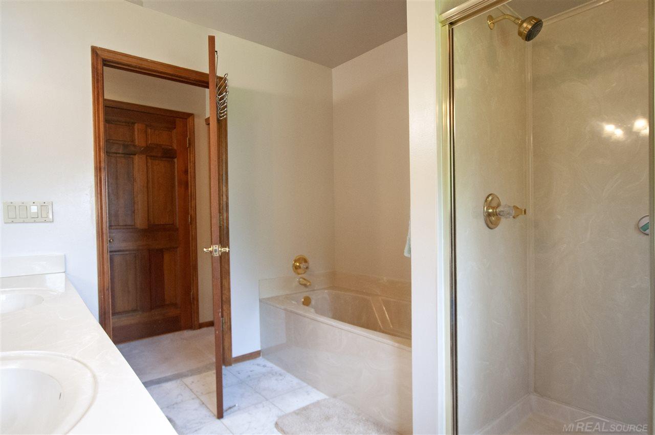 987 Lake Shore Road Grosse Pointe Shores, MI 48236 - Photo 12 of 54
