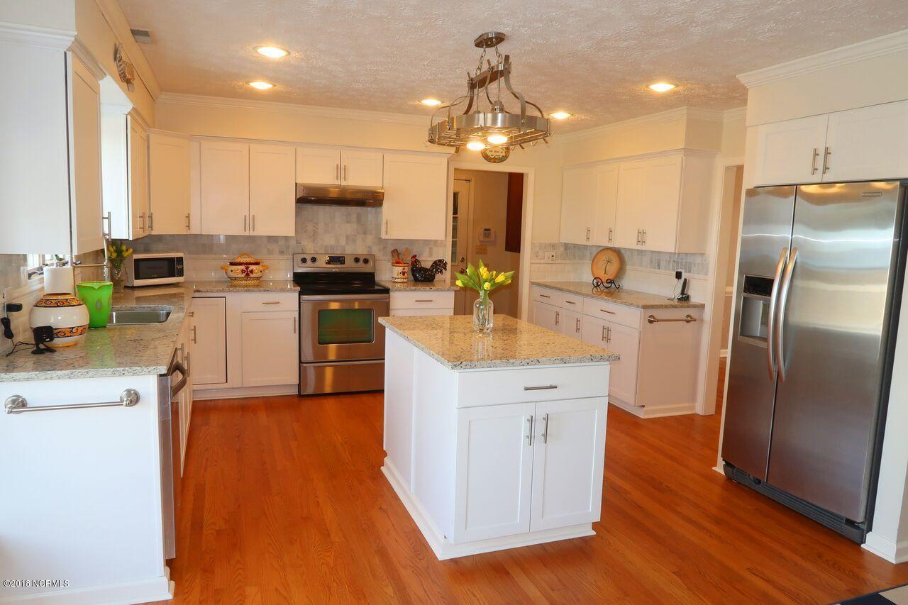 153 Point Road Newport, NC 28570 - Photo 12 of 30 Real Hardwood floors though out