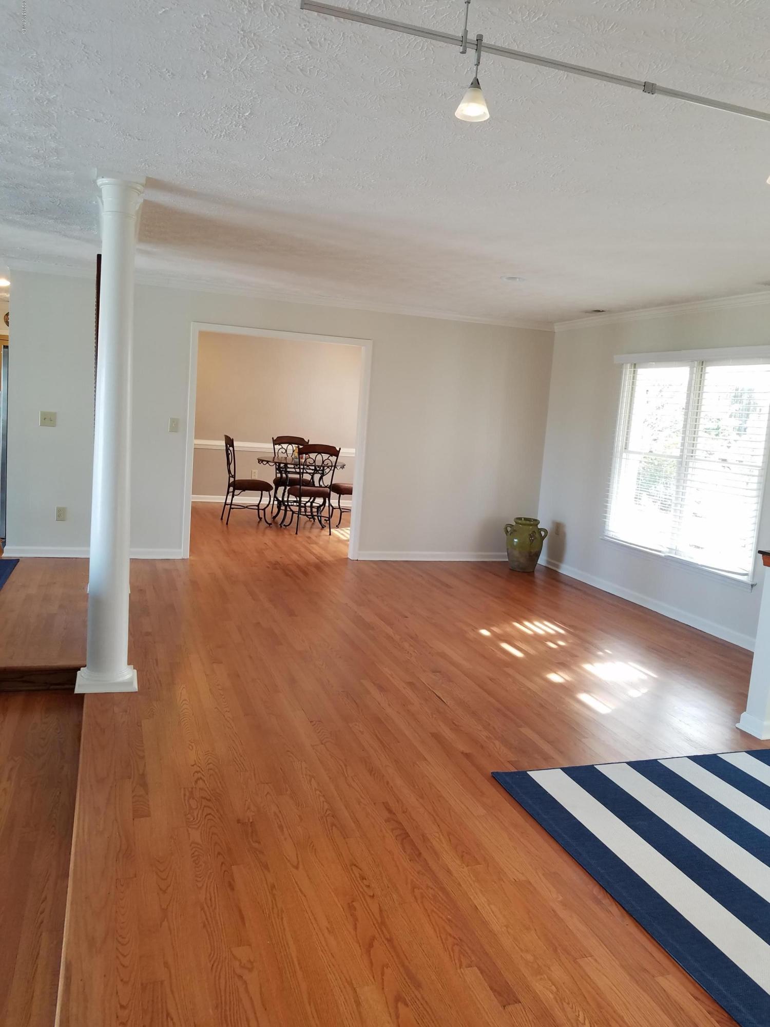 153 Point Road Newport, NC 28570 - Photo 14 of 30 153 Point Rd Living Area 2