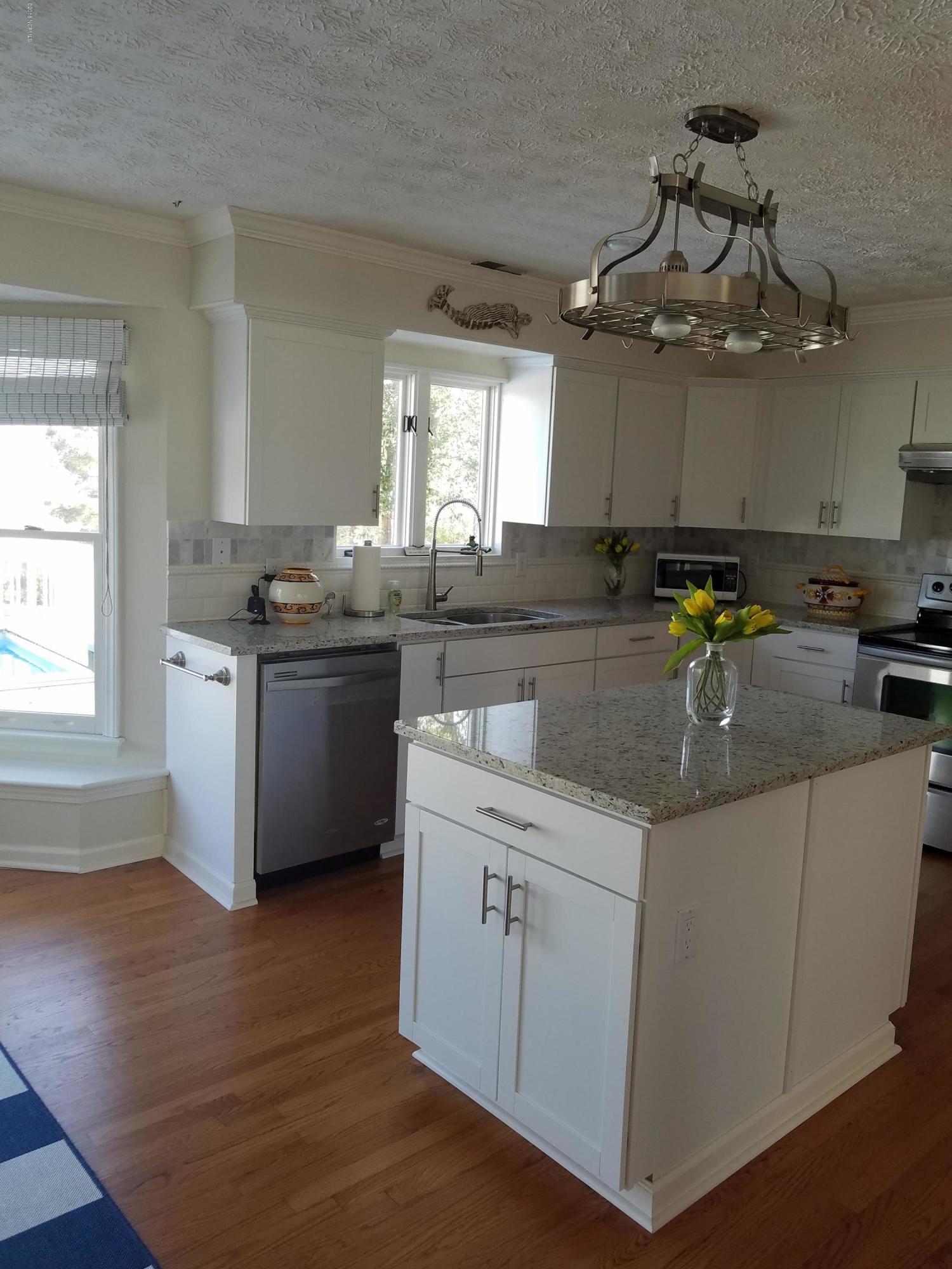 153 Point Road Newport, NC 28570 - Photo 15 of 30 Kitchen
