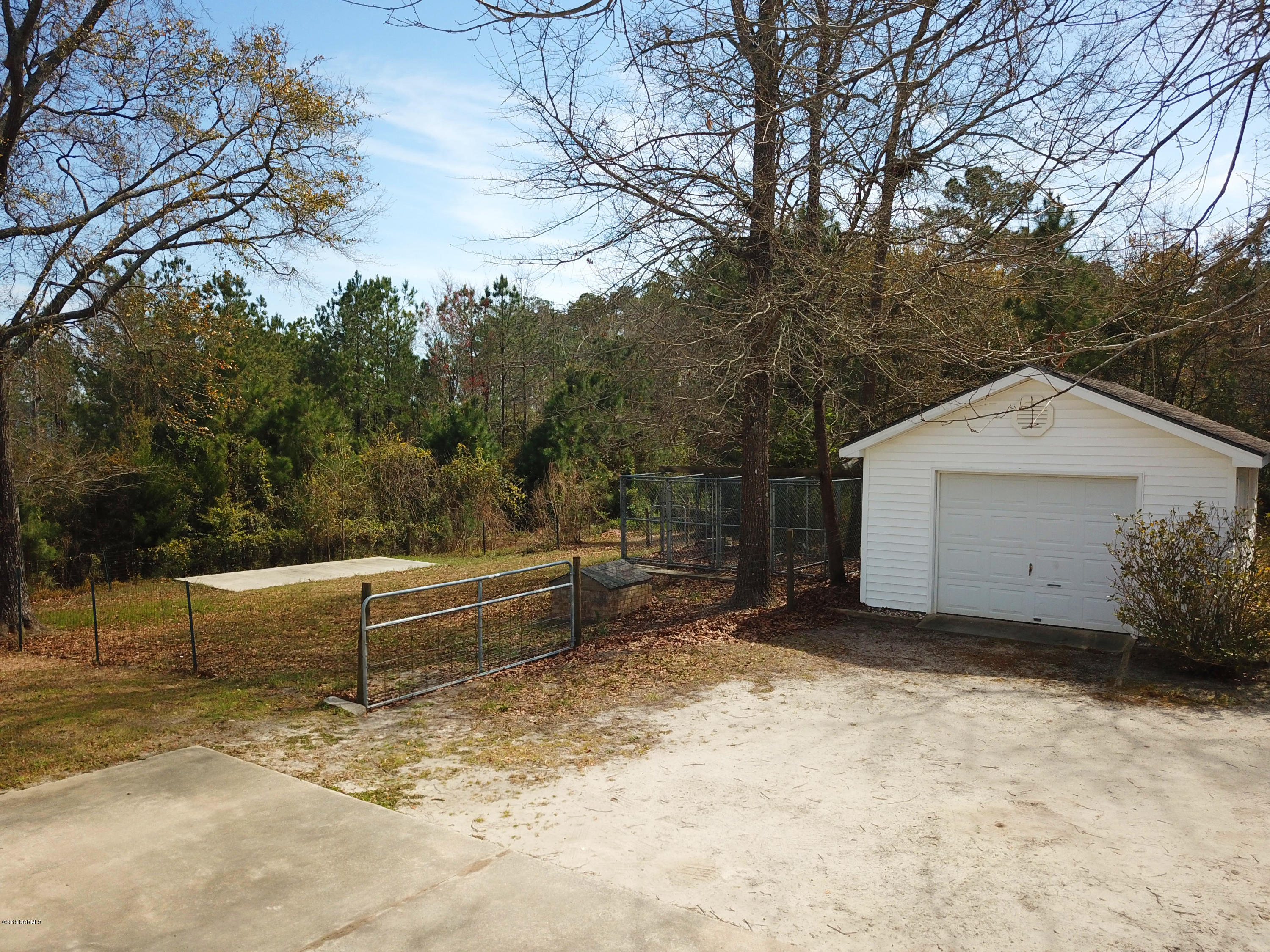 153 Point Road Newport, NC 28570 - Photo 21 of 30 Kennels and Dog area