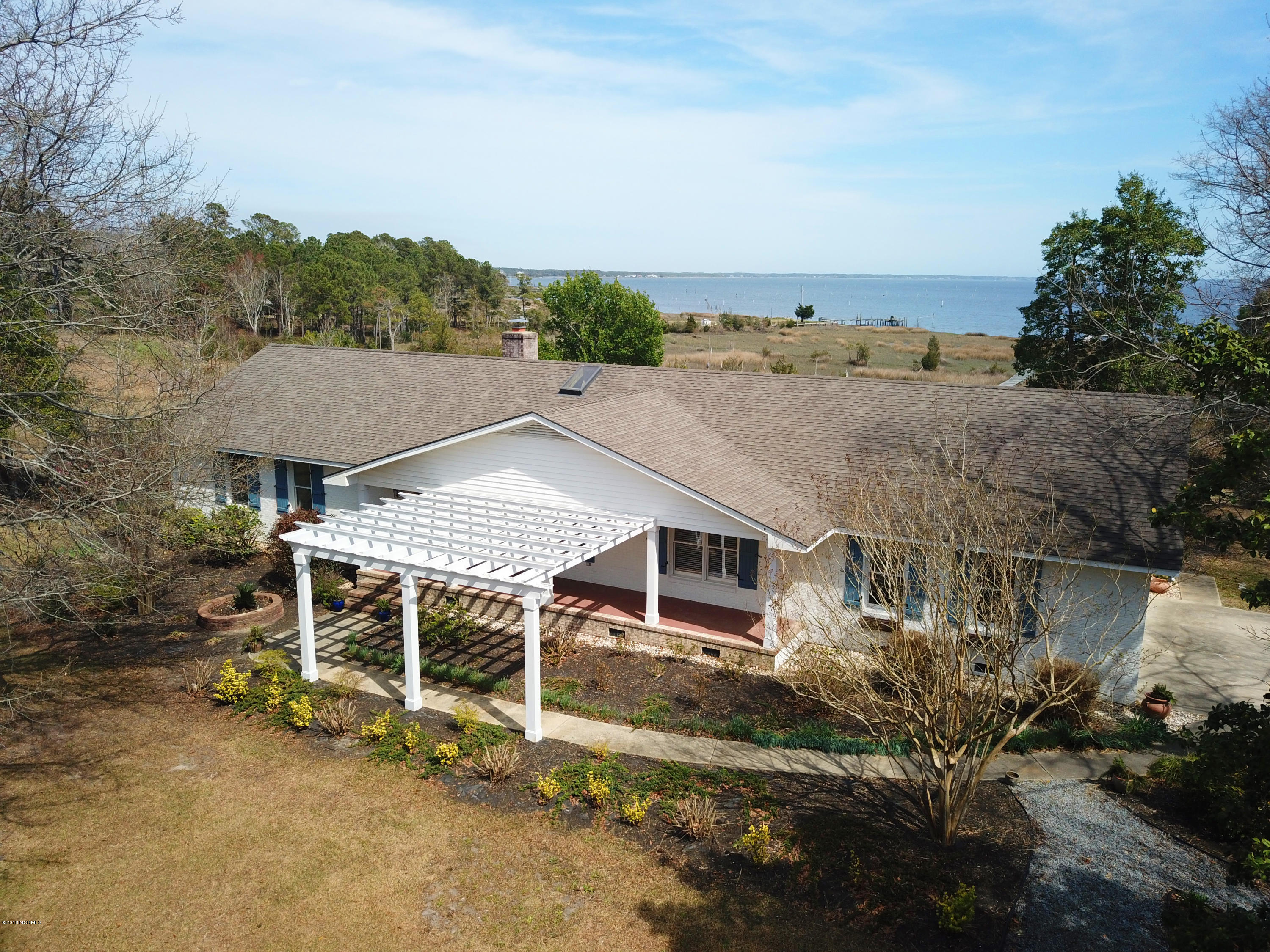 153 Point Road Newport, NC 28570 - Photo 4 of 30 14