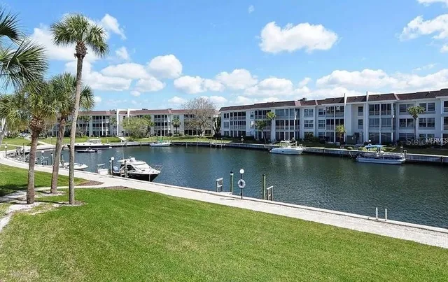 $6,000 | 4360 Chatham Drive, Unit 108, Longboat Key, FL 34228