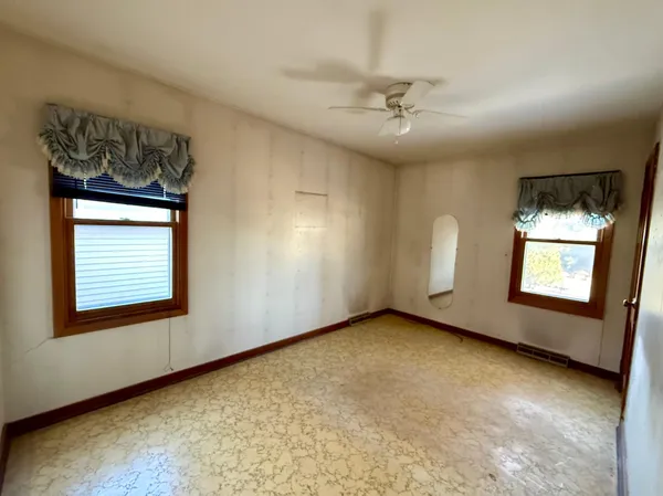 $124,900 | 105 3rd Avenue Northwest, Grand Meadow, MN 55936