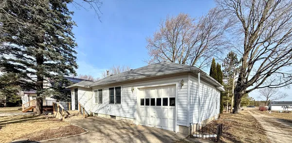 $124,900 | 105 3rd Avenue Northwest, Grand Meadow, MN 55936
