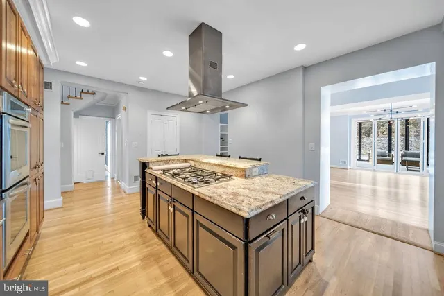 a view of a house with a big yard