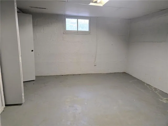 $215,000 | 4073 Parkview Drive, Frontenac, KS 66763