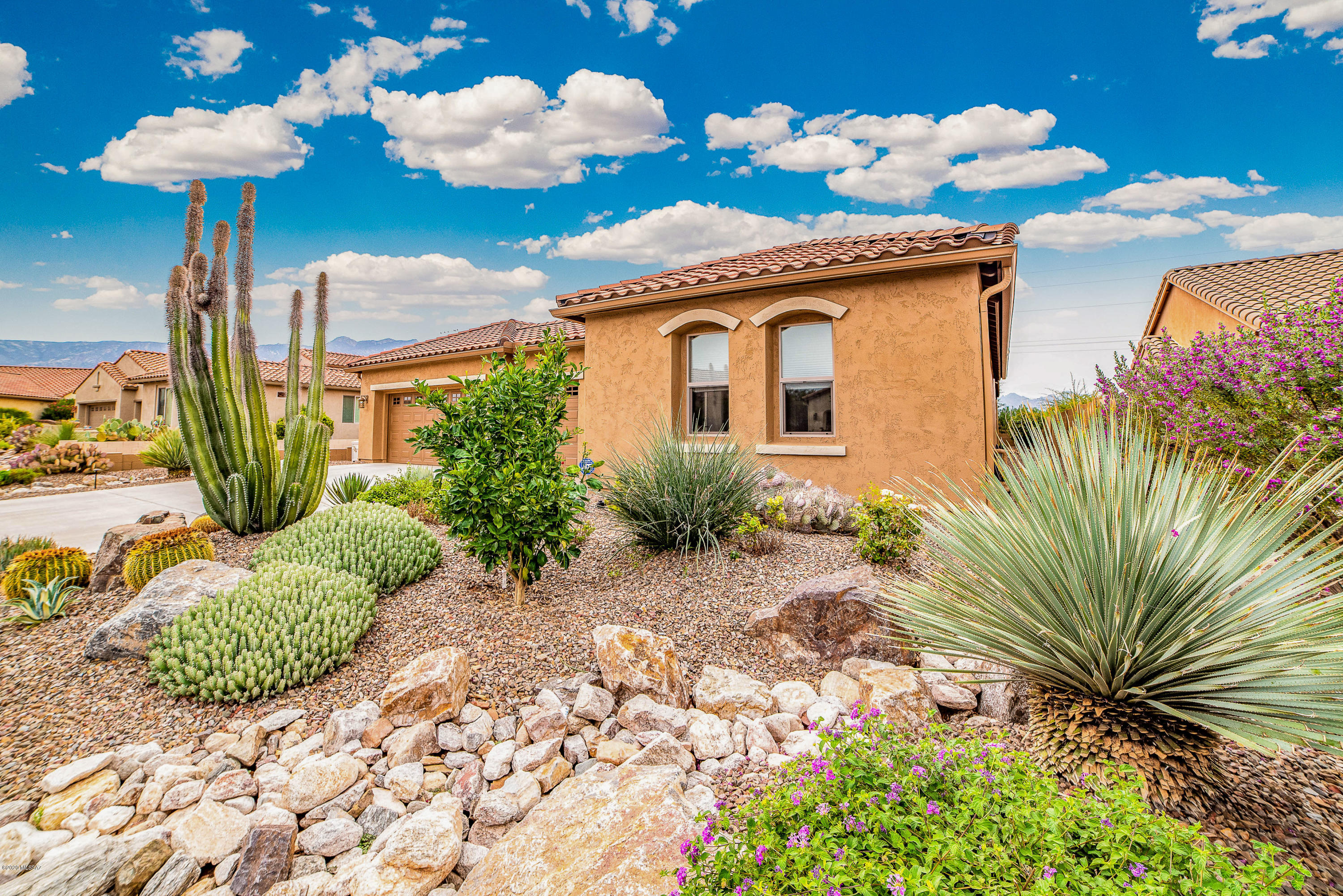 62907 East Border Rock Road Tucson, AZ 85739 - Photo 5 of 47