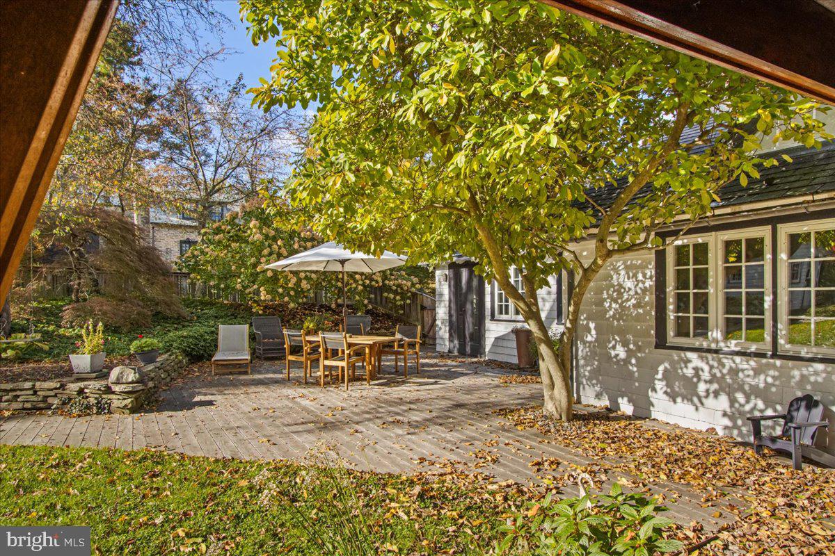 9161 Green Tree Road Philadelphia, PA 19118 - Photo 20 of 46