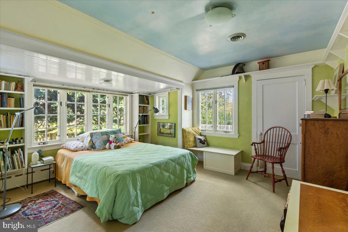 9161 Green Tree Road Philadelphia, PA 19118 - Photo 26 of 46