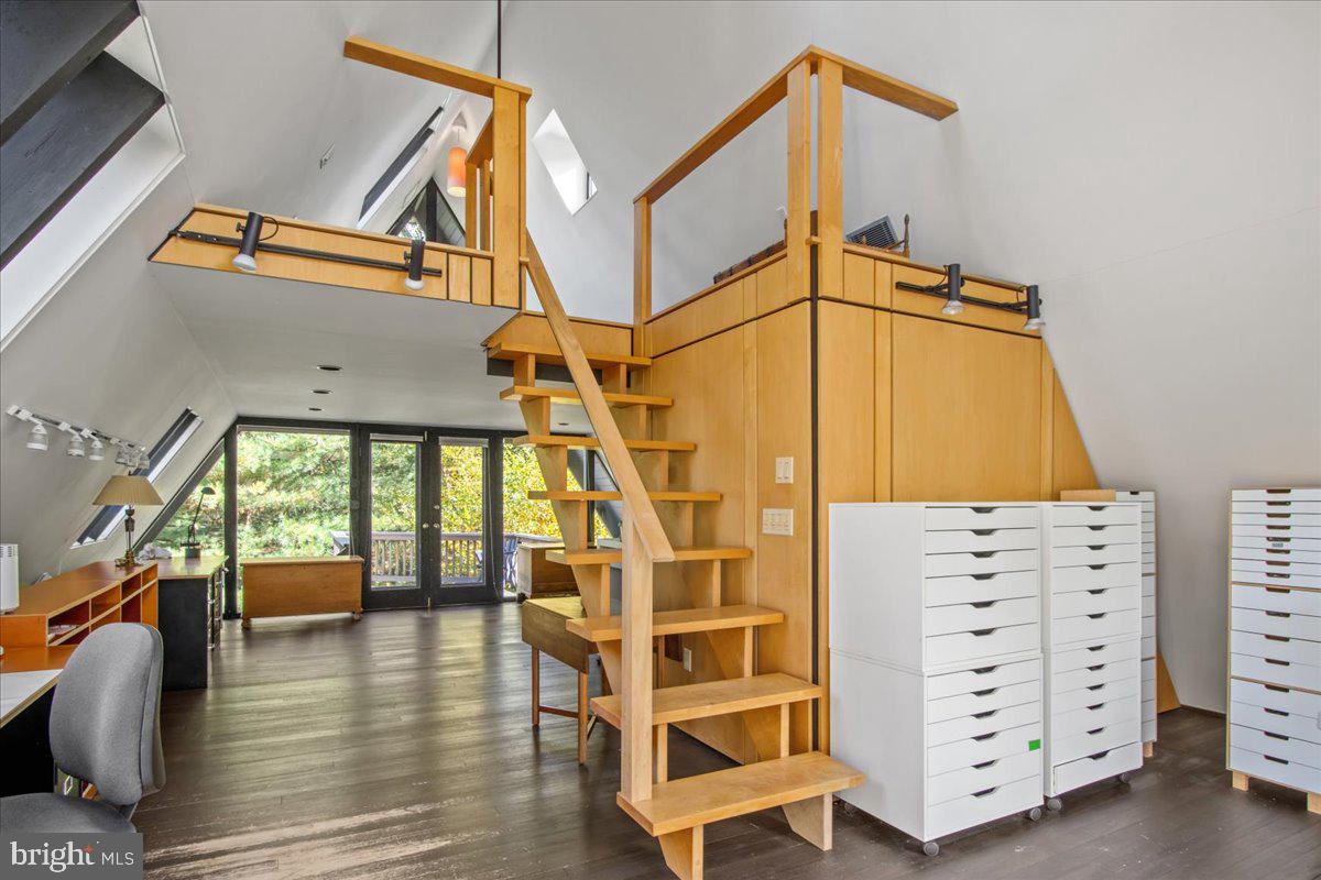 9161 Green Tree Road Philadelphia, PA 19118 - Photo 40 of 46