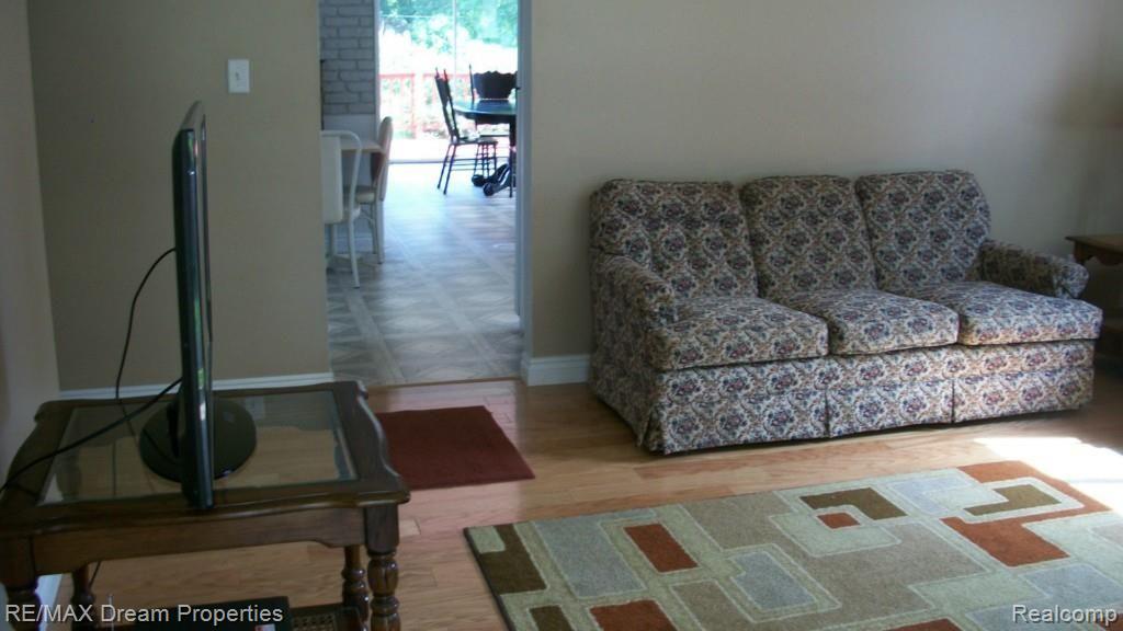 61724 Rambling Way South Lyon, MI 48178 - Photo 10 of 29 100_2955.jpg