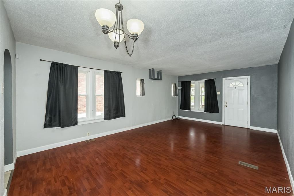 2833 Walton Road St. Louis, MO 63114 - Photo 6 of 24 Gallery Image 6