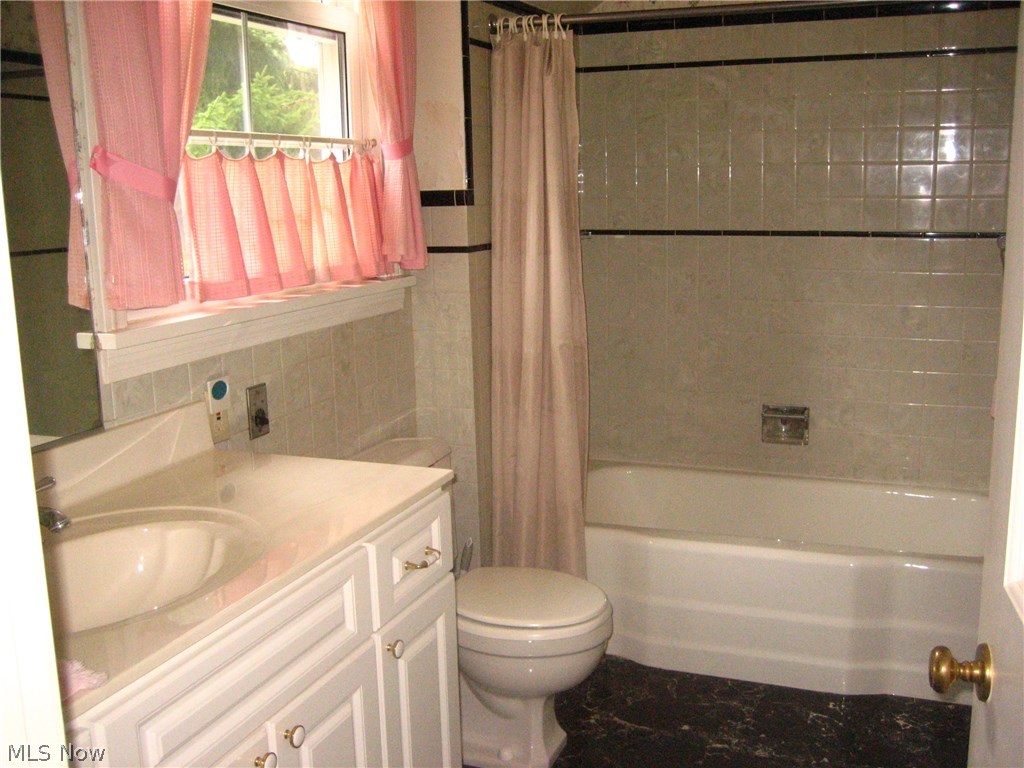 5718 Elmhurst Road North Olmsted, OH 44070 - Photo 14 of 19