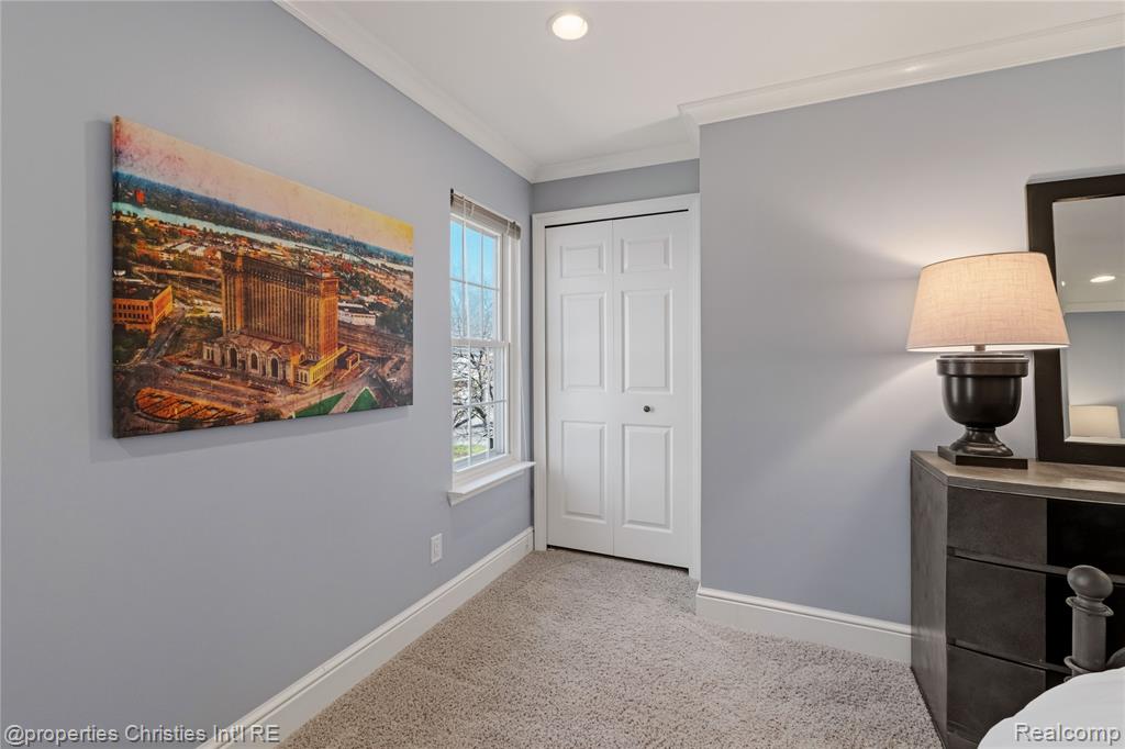 1695 Huntington Park Rochester Hills, MI 48309 - Photo 33 of 54