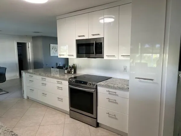 $6,900 | 2400 Southwest 86th Avenue, Davie, FL 33324