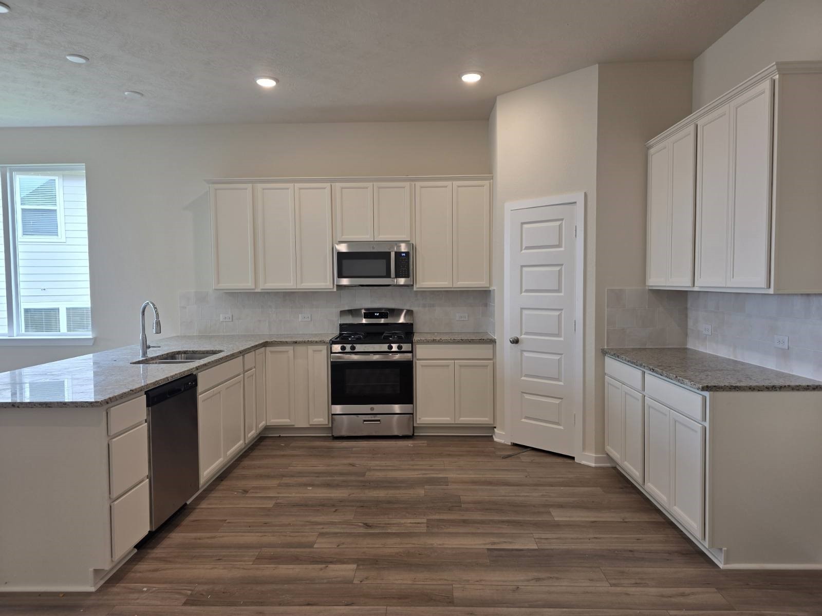 1453 Lk Rdg Drive Brenham, TX 77833 - Photo 5 of 23