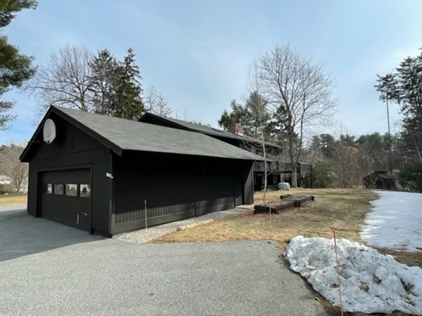 6 Beaver Place Billerica, MA 01821 - Photo 4 of 25 a front view of a house with a yard