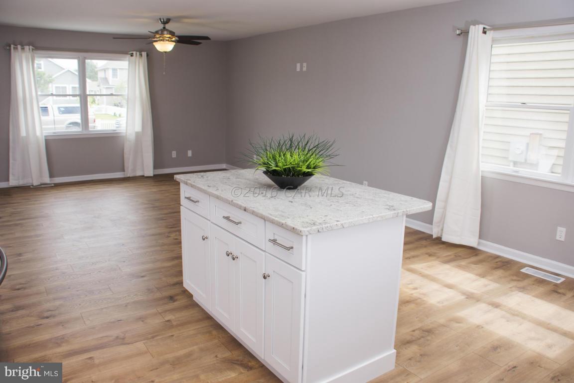 12412 Windsor Road Ocean City, MD 21842 - Photo 4 of 24 Gallery Image 4