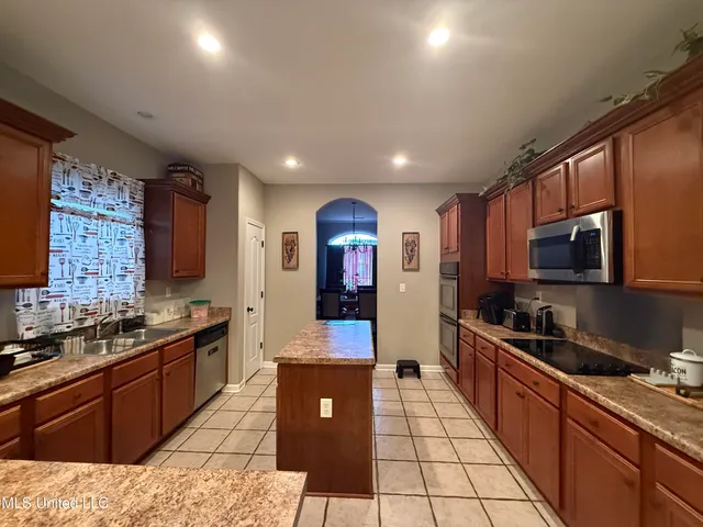 $459,000 | 7049 Windswept Lane, Olive Branch, MS 38654