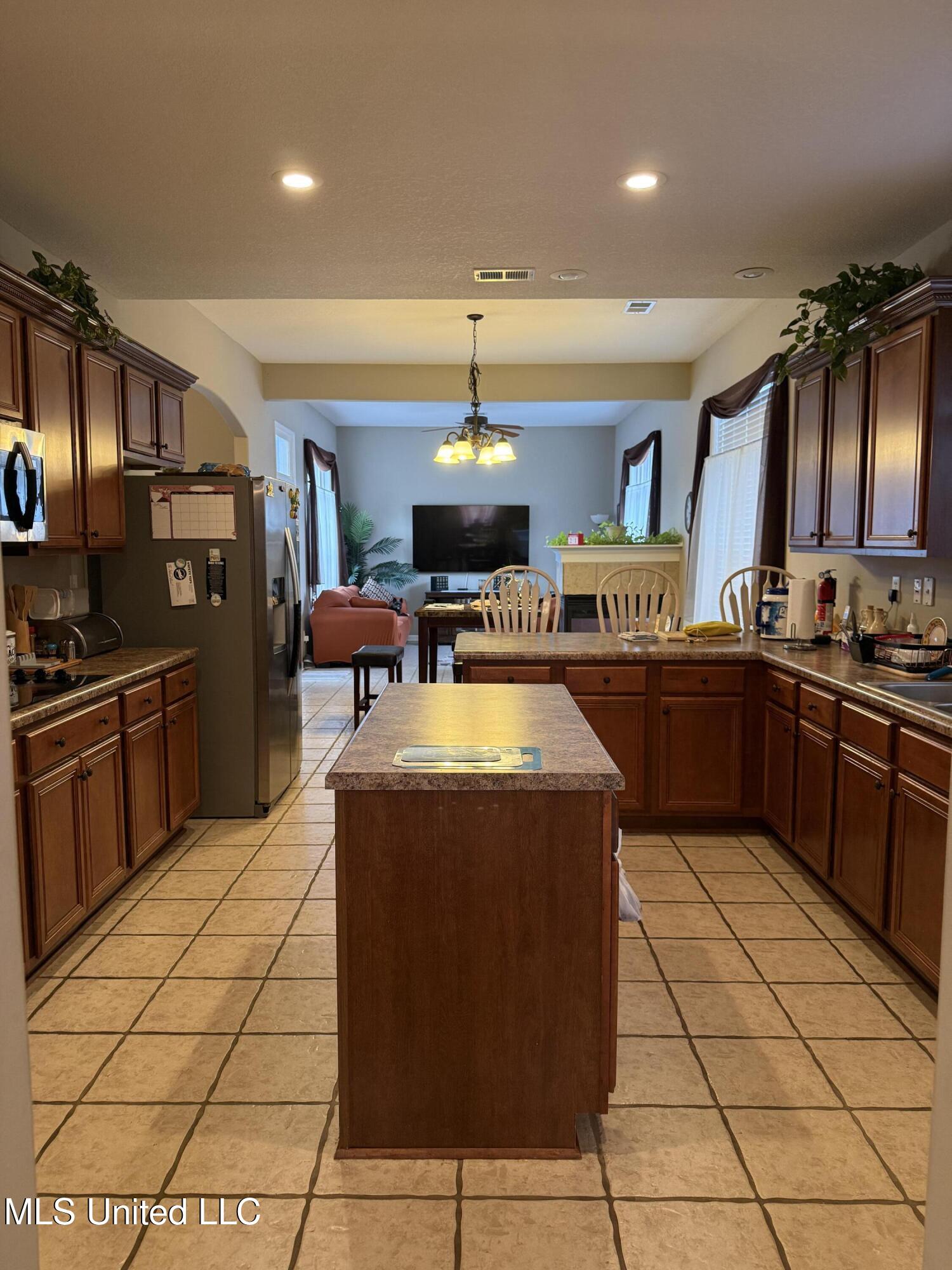 7049 Windswept Lane Olive Branch, MS 38654 - Photo 9 of 59 IMG_1304