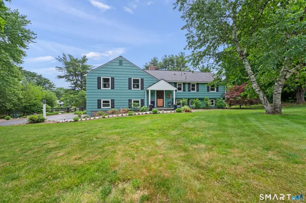 $525,000 | 5 Watch Hill Lane, Simsbury, CT 06092