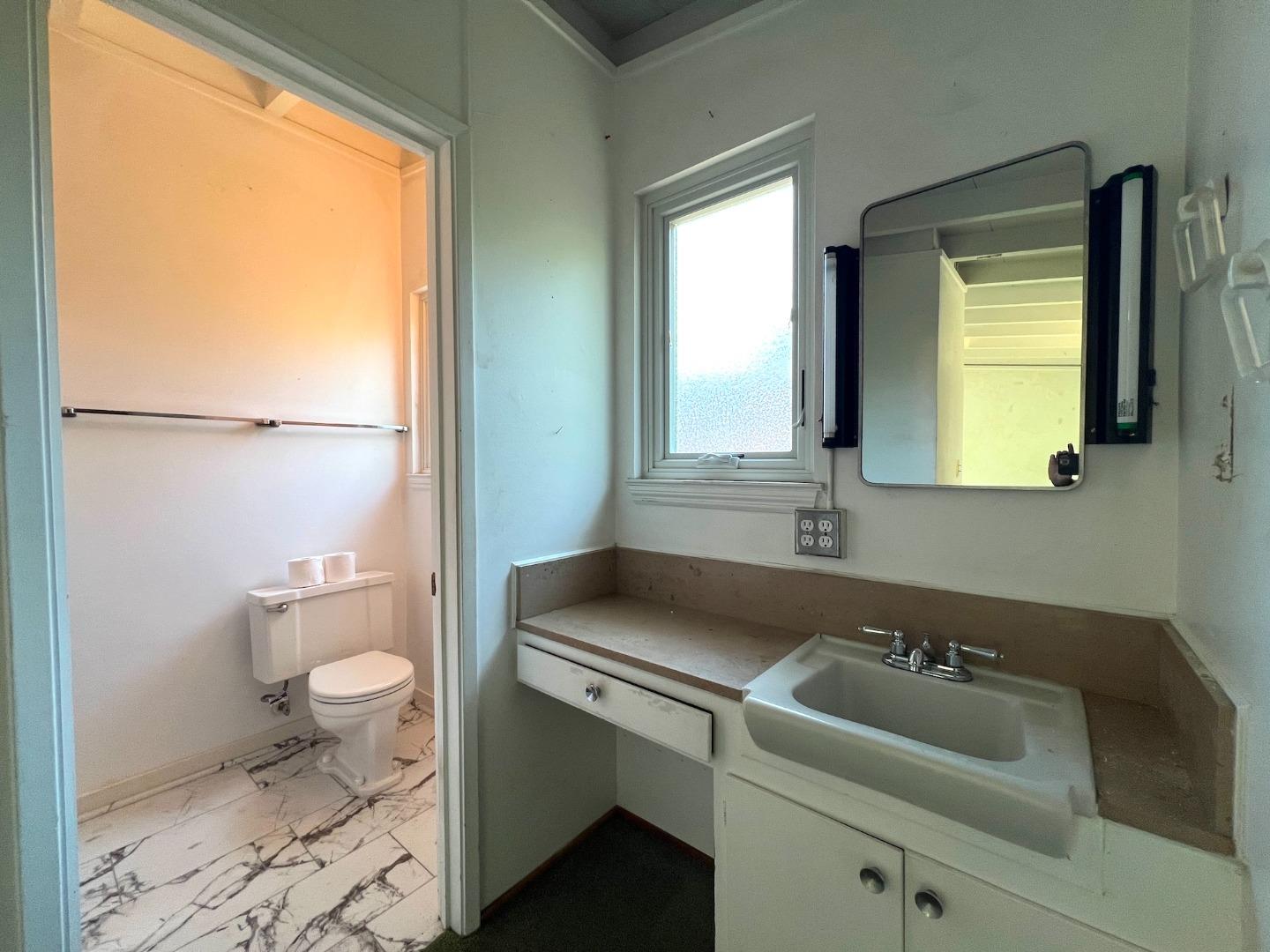 183 Thompson Square Mountain View, CA 94043 - Photo 15 of 28