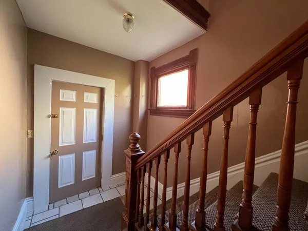 $895 | 109 Lincolnway, La Porte, IN 46350