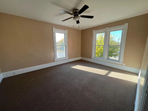 $895 | 109 Lincolnway, La Porte, IN 46350