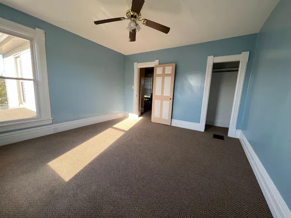 $895 | 109 Lincolnway, La Porte, IN 46350