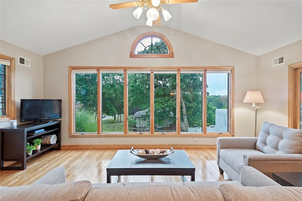 1320 Rolling Meadow Road Pittsburgh, PA 15241 - Photo 9 of 24 Gallery Image 9