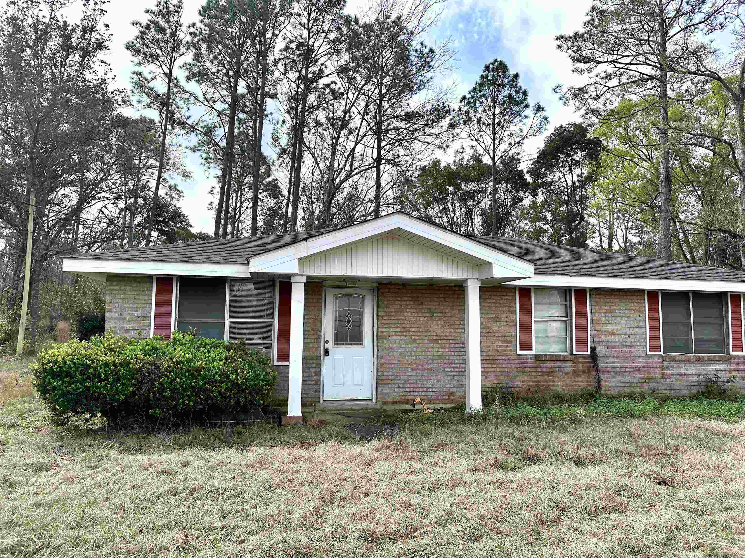 630 East Azalea Avenue Foley, AL 36535 - Photo 1 of 4