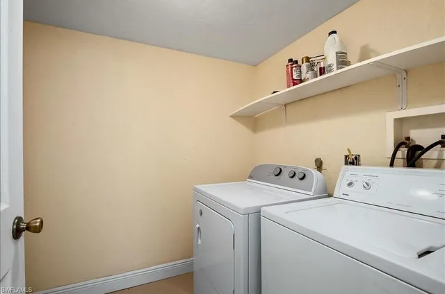 $1,600 | 4300 Gulfstream Drive, Unit 1B, Naples, FL 34112