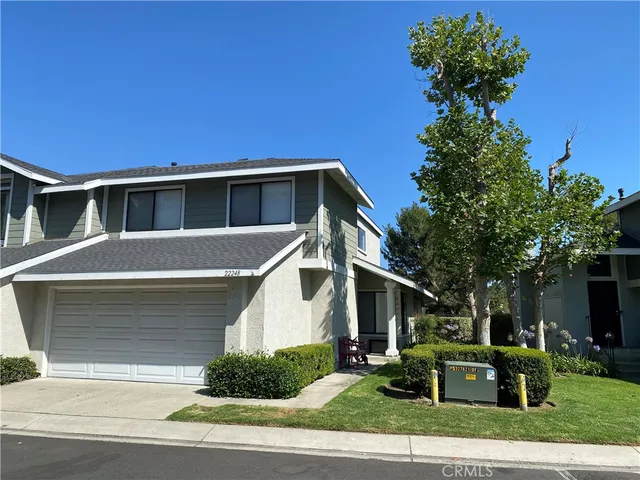 $875,000 | 22248 Summit Hill Drive, Unit 8, Lake Forest, CA 92630