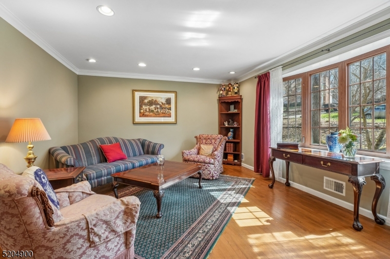 31 Branko Road Berkeley Heights, NJ 07922 - Photo 15 of 35
