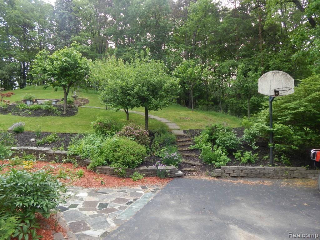 617 Birch Tree Court Rochester Hills, MI 48306 - Photo 4 of 82