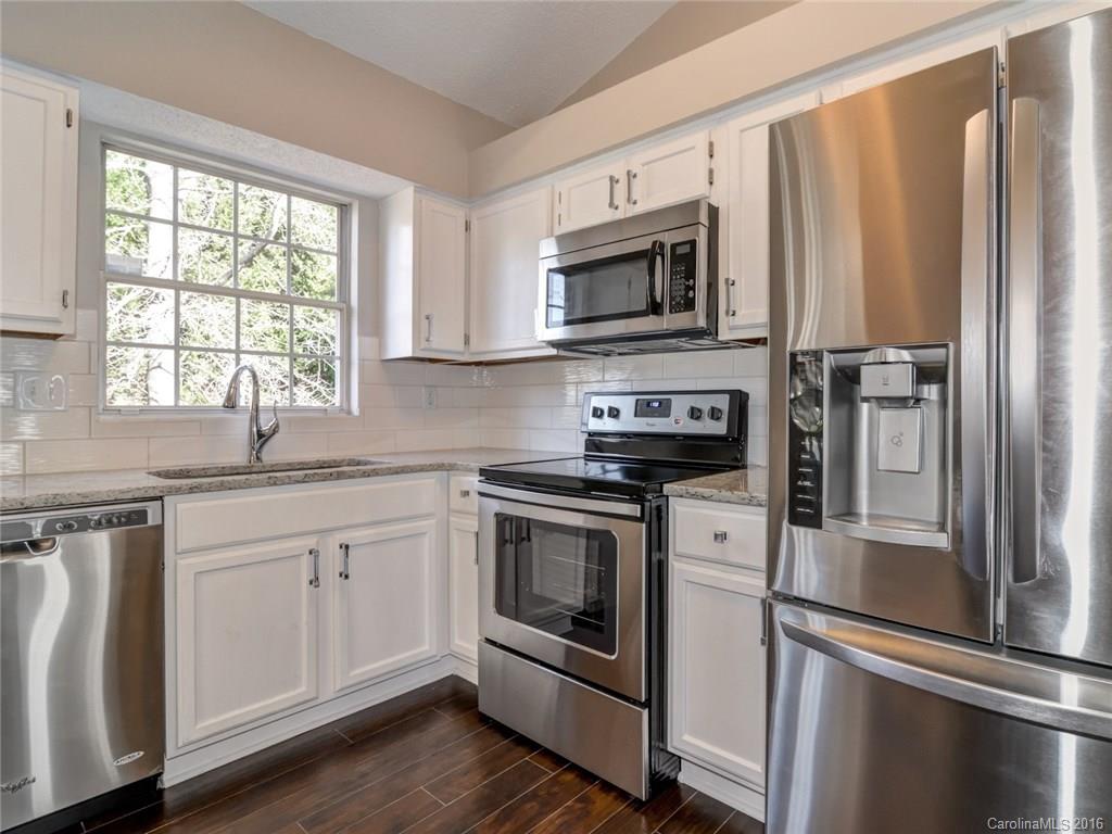 8105 Chestnut Ridge Drive Charlotte, NC 28215 - Photo 11 of 24