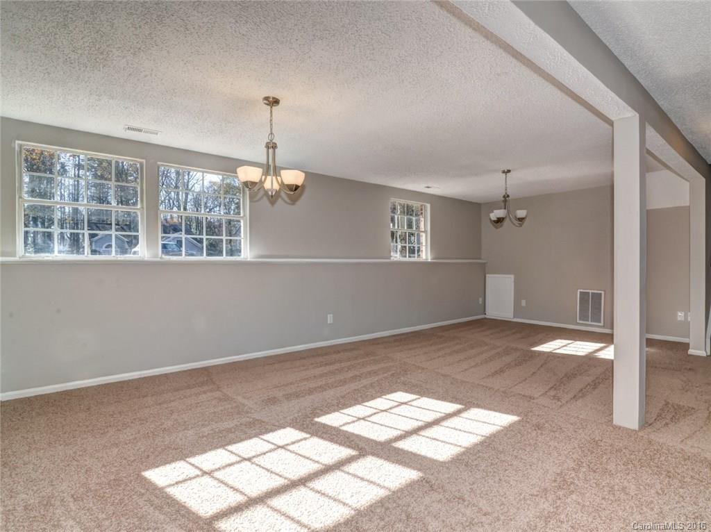 8105 Chestnut Ridge Drive Charlotte, NC 28215 - Photo 13 of 24