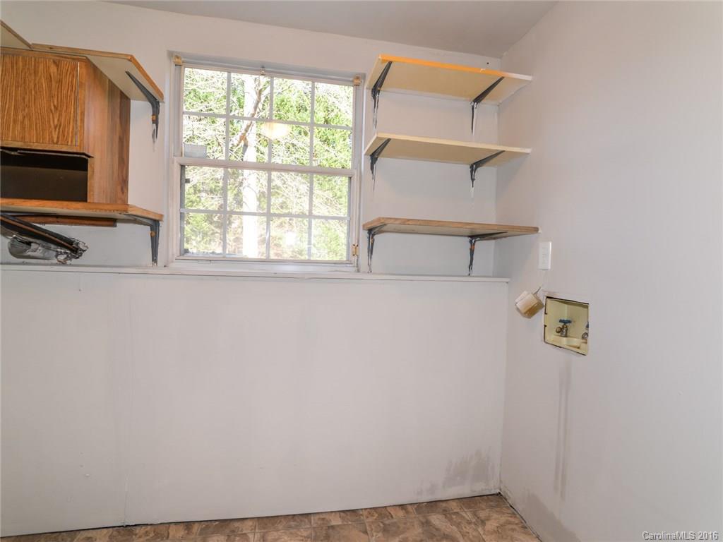 8105 Chestnut Ridge Drive Charlotte, NC 28215 - Photo 15 of 24