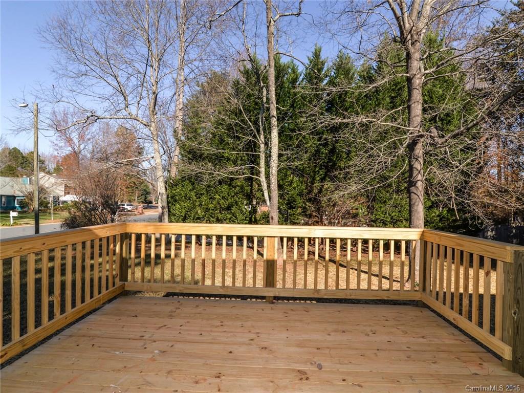 8105 Chestnut Ridge Drive Charlotte, NC 28215 - Photo 3 of 24