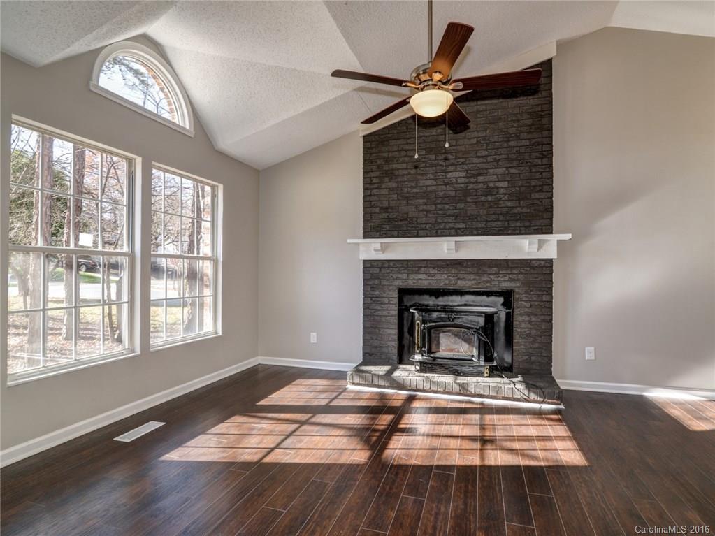 8105 Chestnut Ridge Drive Charlotte, NC 28215 - Photo 5 of 24