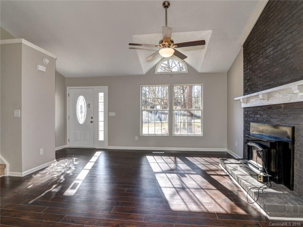 8105 Chestnut Ridge Drive Charlotte, NC 28215 - Photo 6 of 24