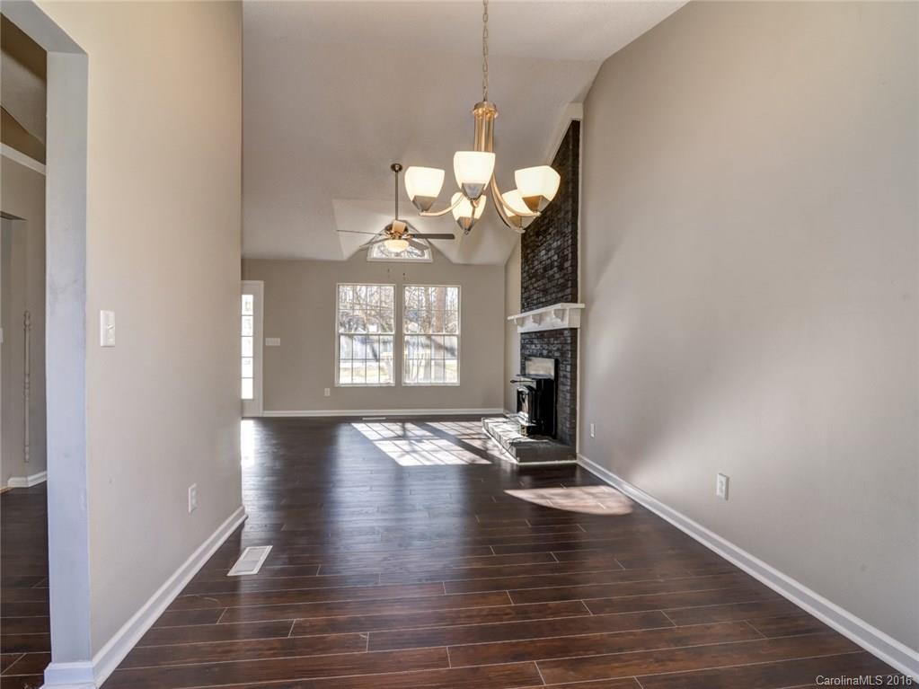 8105 Chestnut Ridge Drive Charlotte, NC 28215 - Photo 8 of 24