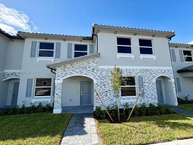 $2,400 | 254 Southeast 10th Court, Unit 254, Florida City, FL 33034